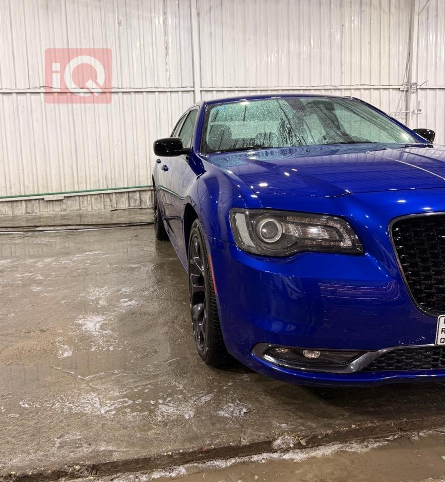 کرایسلەر 300